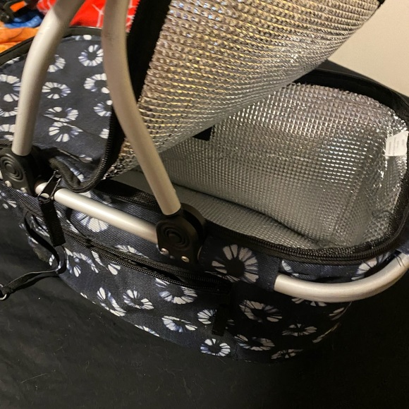 Picnic Style Basket, Lightweight, Insulated & Collapsible - Picture 7 of 7
